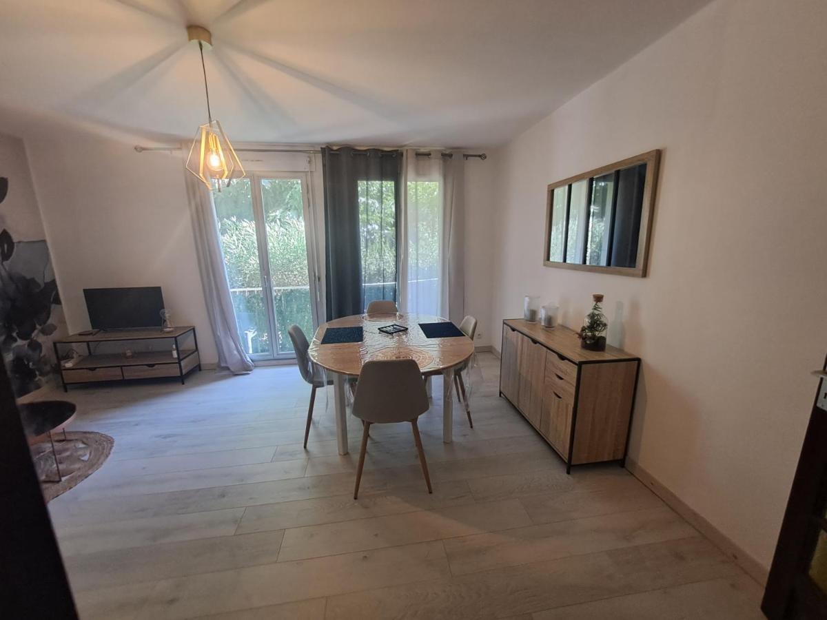 T2 A 2Min Du Centre +Parking LʼIsle-sur-la-Sorgue Exterior foto