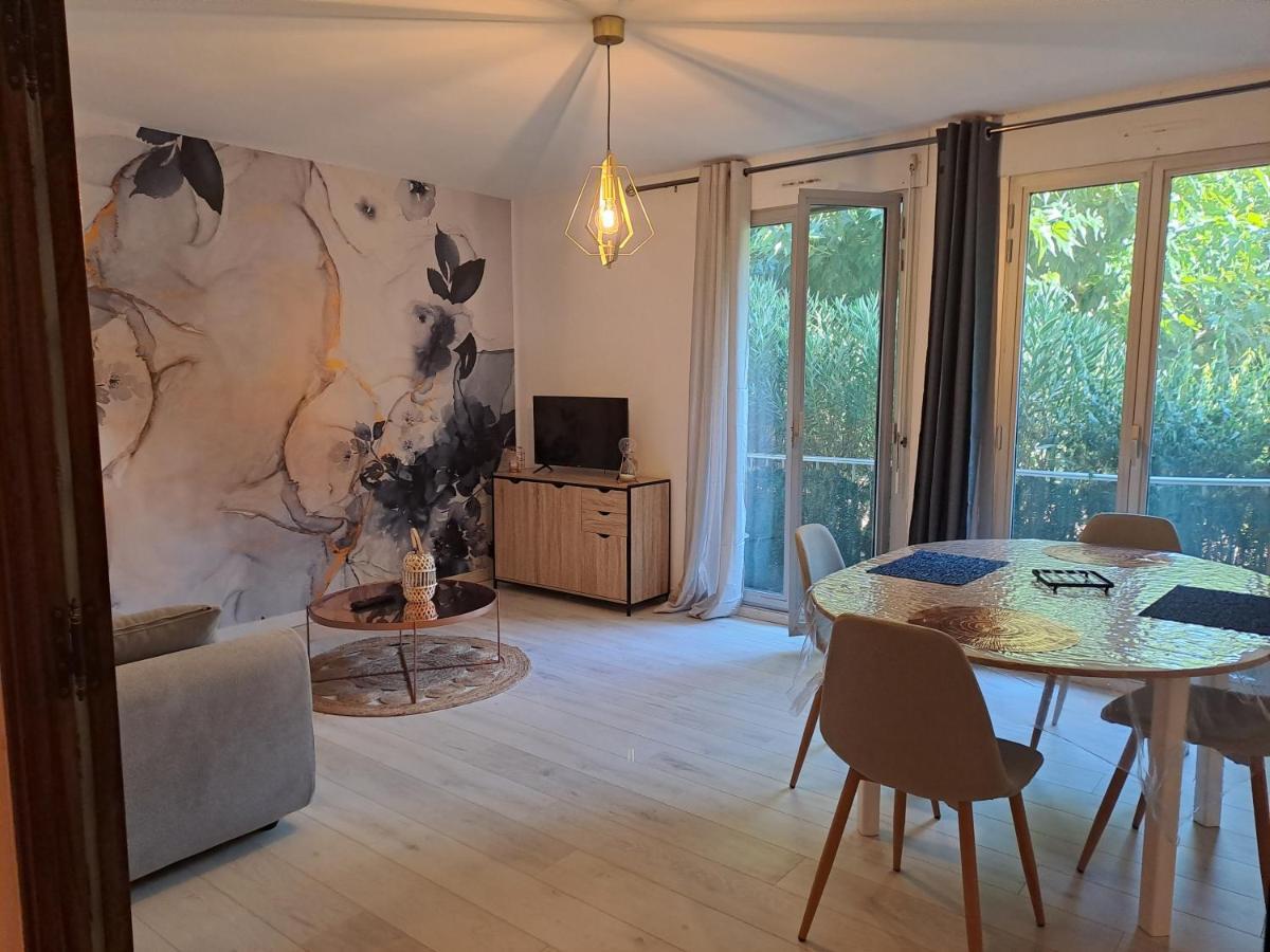 T2 A 2Min Du Centre +Parking LʼIsle-sur-la-Sorgue Exterior foto