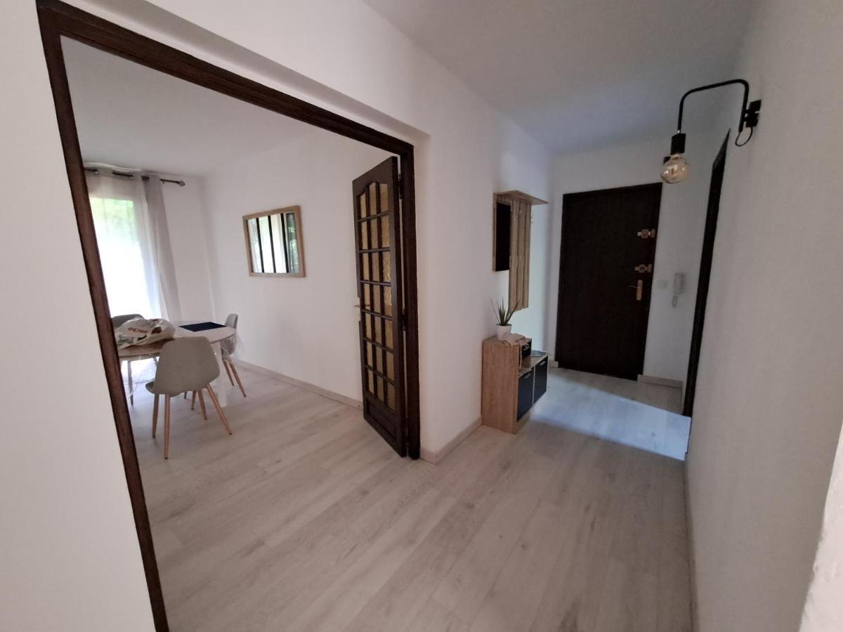 T2 A 2Min Du Centre +Parking LʼIsle-sur-la-Sorgue Exterior foto